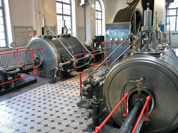 Stadt- und Dampfmaschinenmuseum Werdau Maschinenhaus mit Dampfmaschine im Stadt- und Dampfmaschinenmuseum Werdau