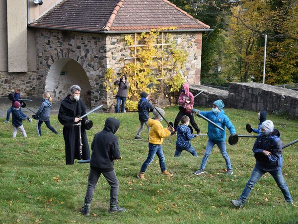 Historisches Fechten im Burghof